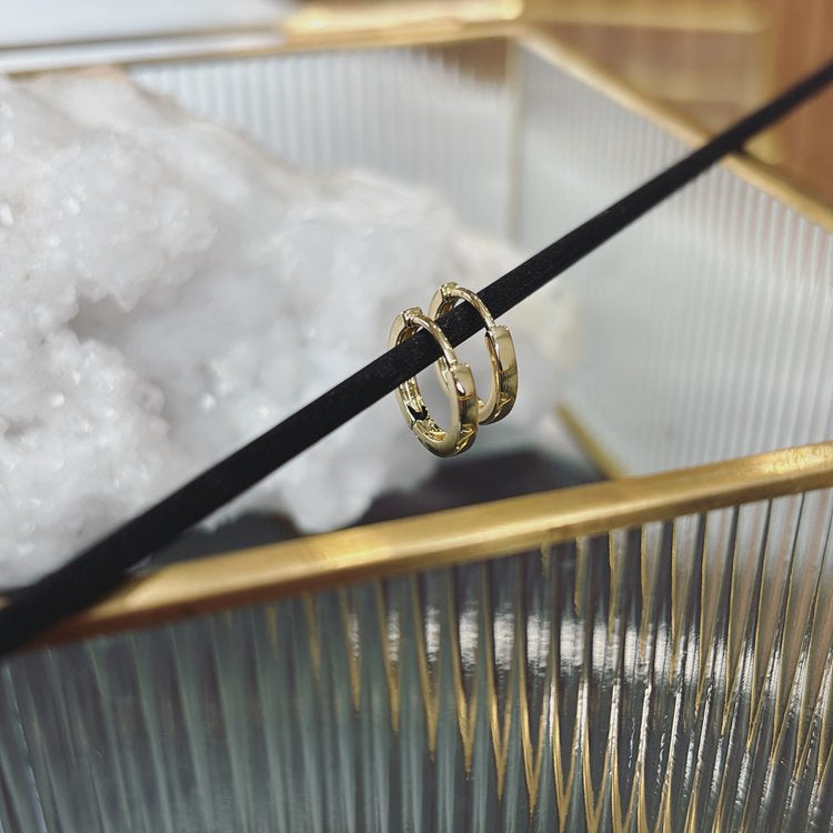 UNBOUNDED | Lumin Mini Hoop Earrings