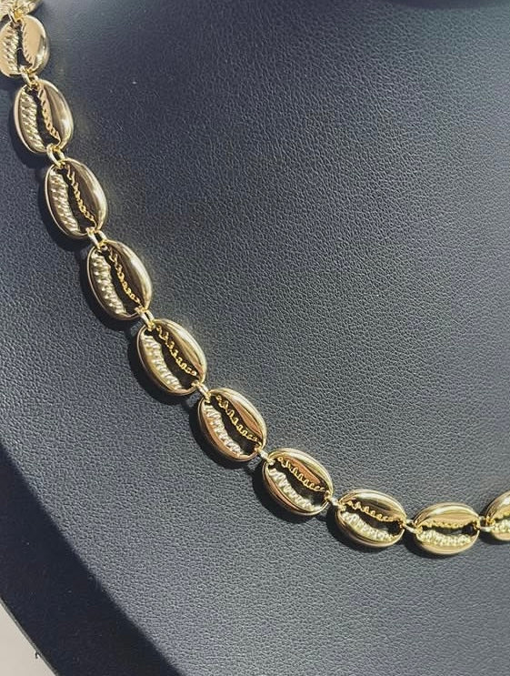 UNBOUNDED | Golden Cowrie Shells Bracelet