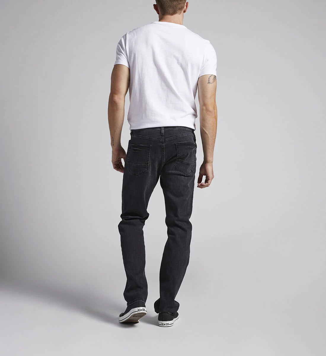 SILVER JEANS | Machray Athletic Straight Leg Jean CBB532