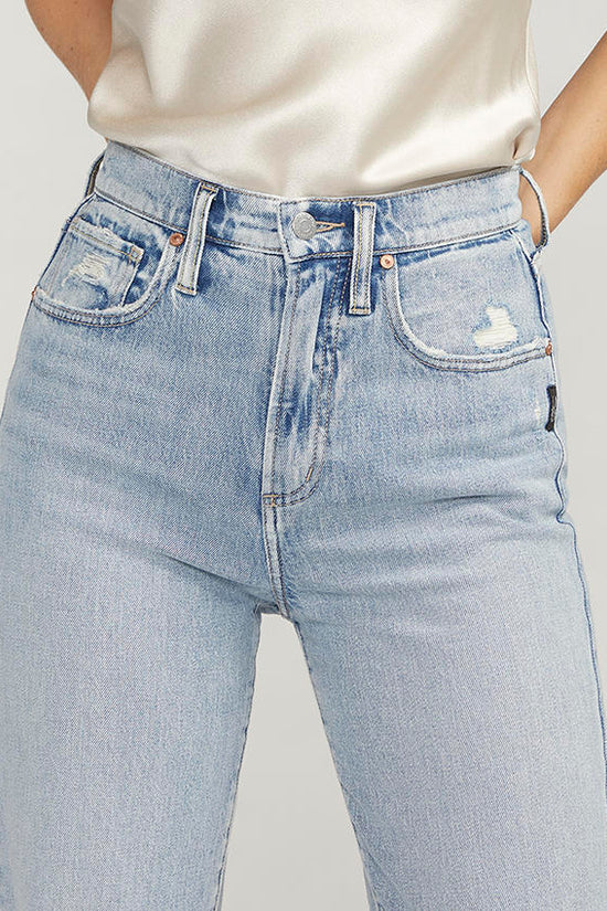 SILVER JEANS | Highly Desirable Straight RCS270 | Light Wash