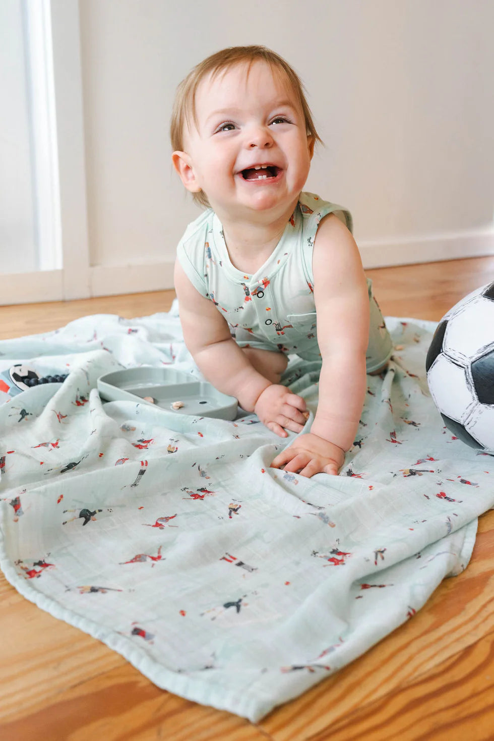 LOULOU LOLLIPOP | Muslin Swaddle | The Beautiful Game