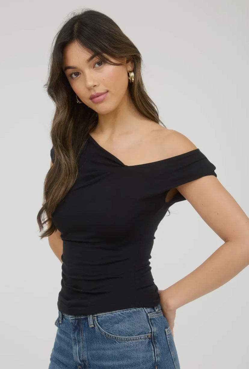 Britt Asymmetrical Top | Black