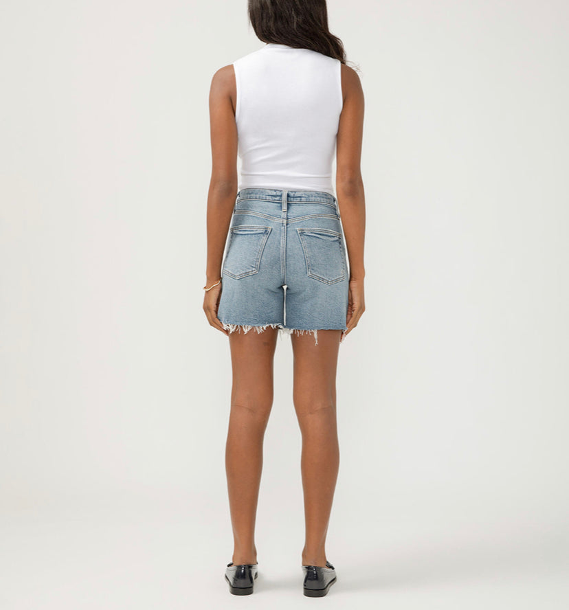 SILVER JEANS | Highly Desirable Long Short AGR277
