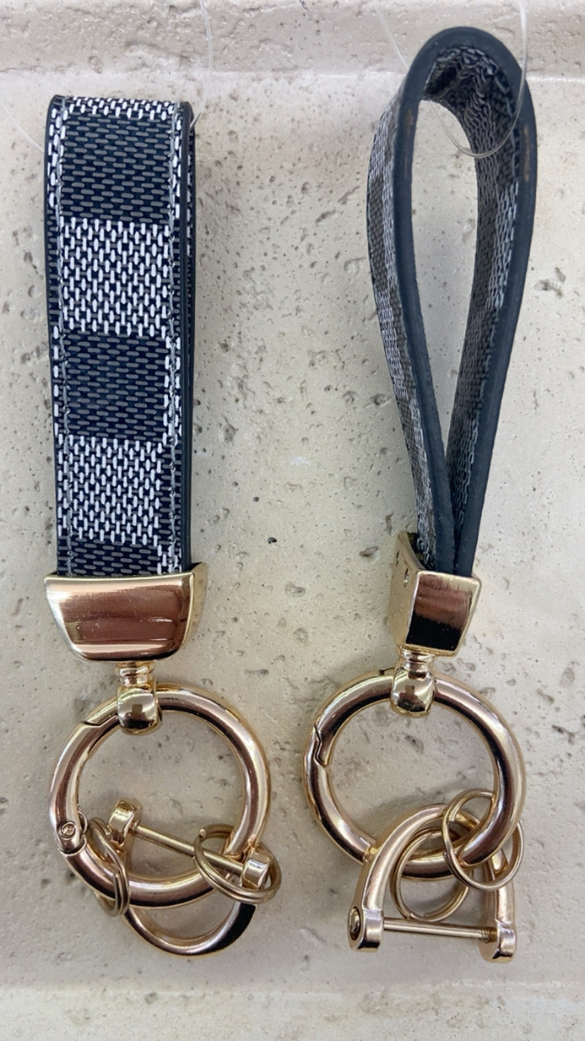 Plaid Keychain | Dark Grey
