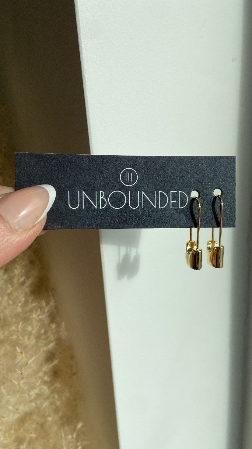 UNBOUNDED | Paper Clip Earrings