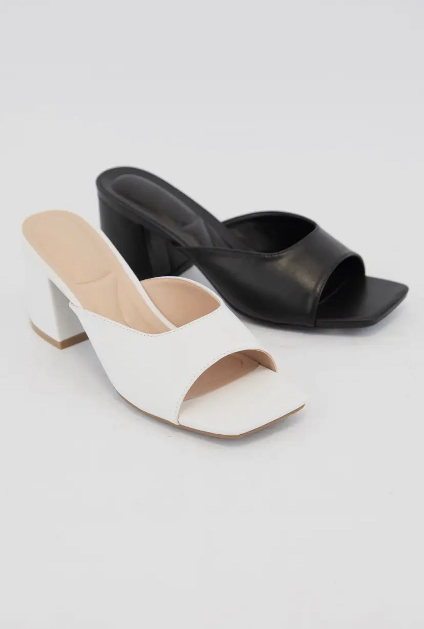 Darra Heels | Black