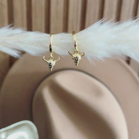 UNBOUNDED | Long Horn Dainty Hoop Earrings