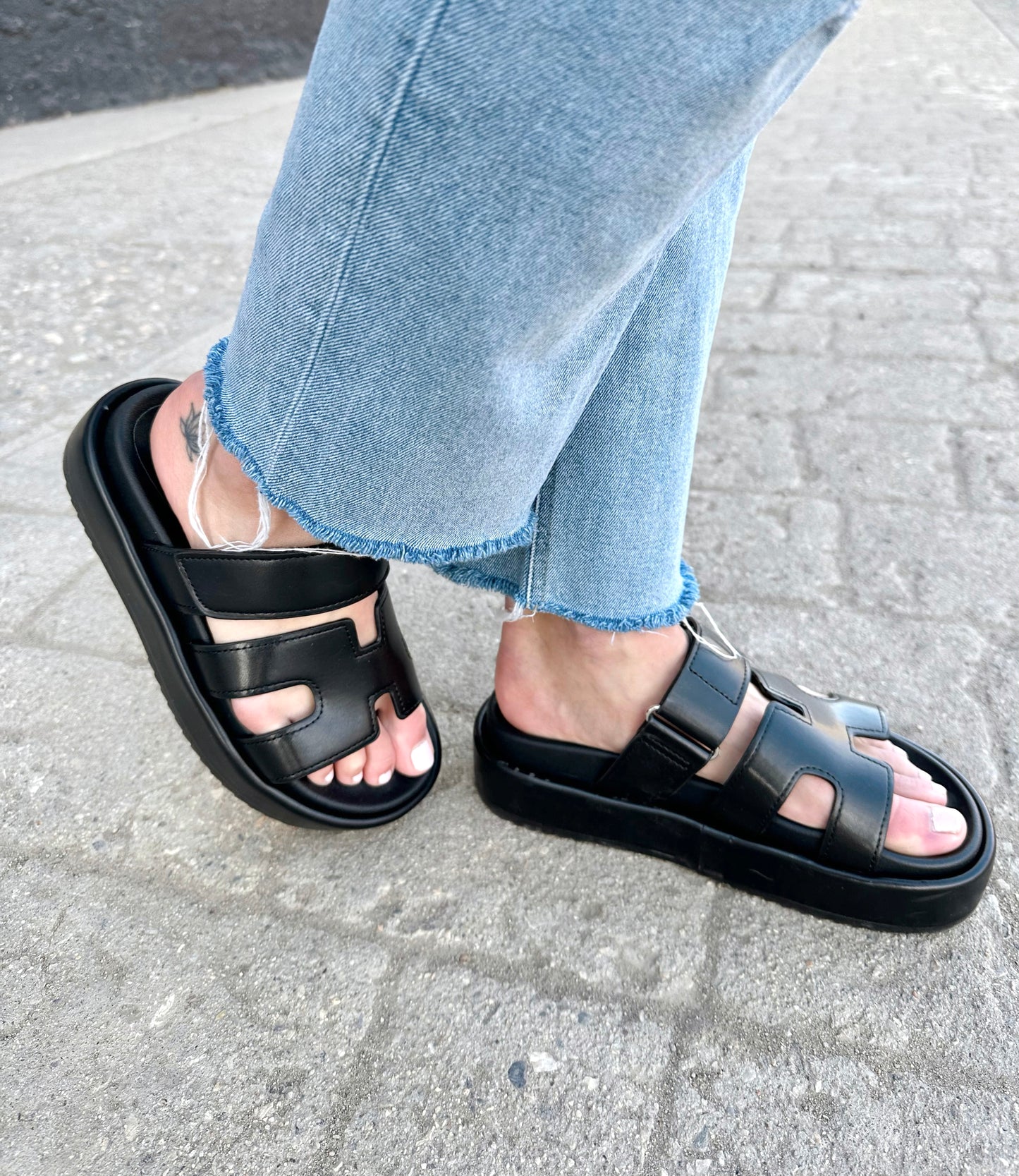 Mayberry Platform Sandal - Black