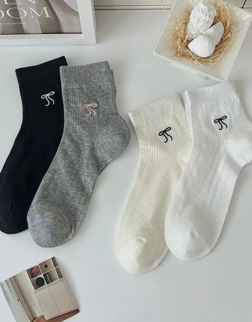 Bow Socks | 2 Colour Options