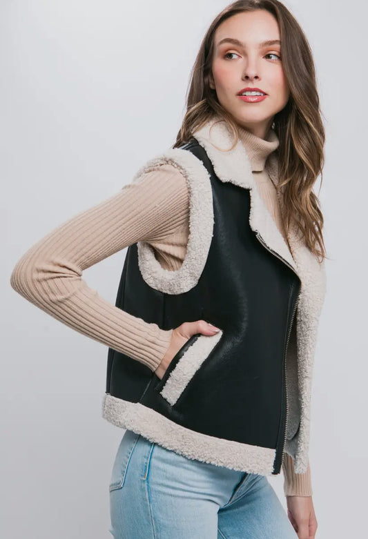 Boatie Sherpa Trimmed Vest | Black