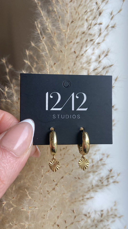 12/12 STUDIOS | Heart Huggies