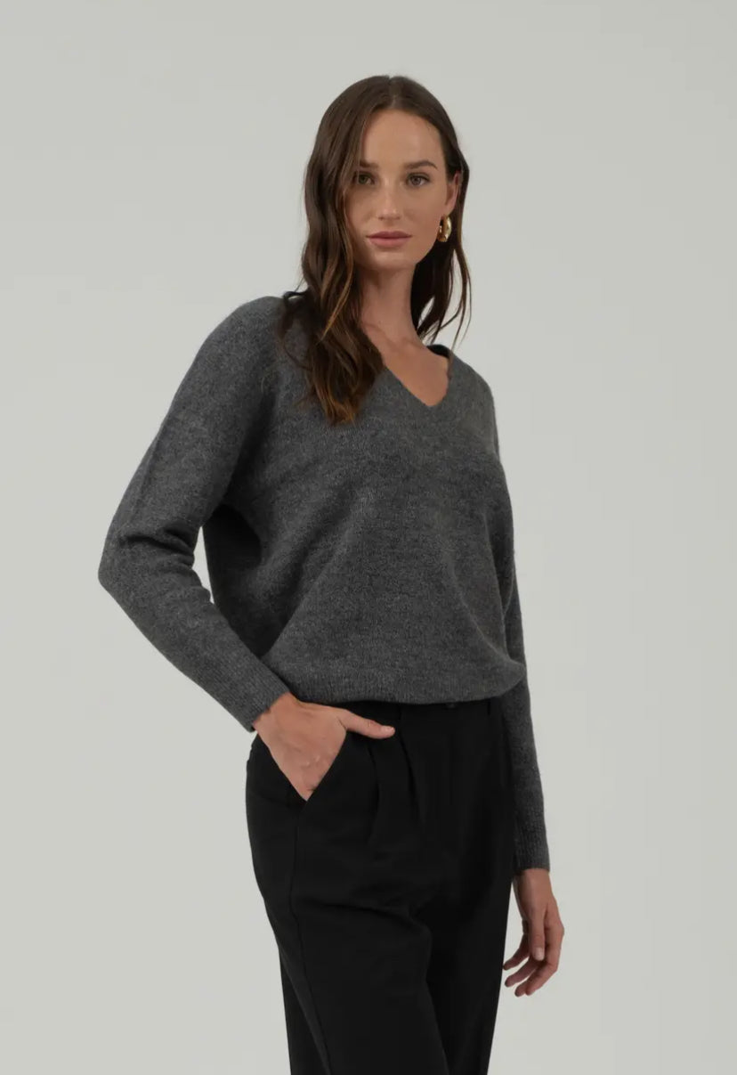 Dava Sweater | Charcoal