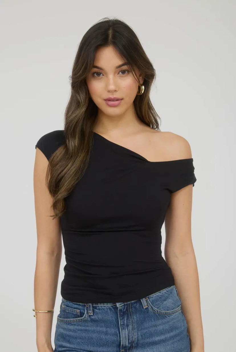 Britt Asymmetrical Top | Black