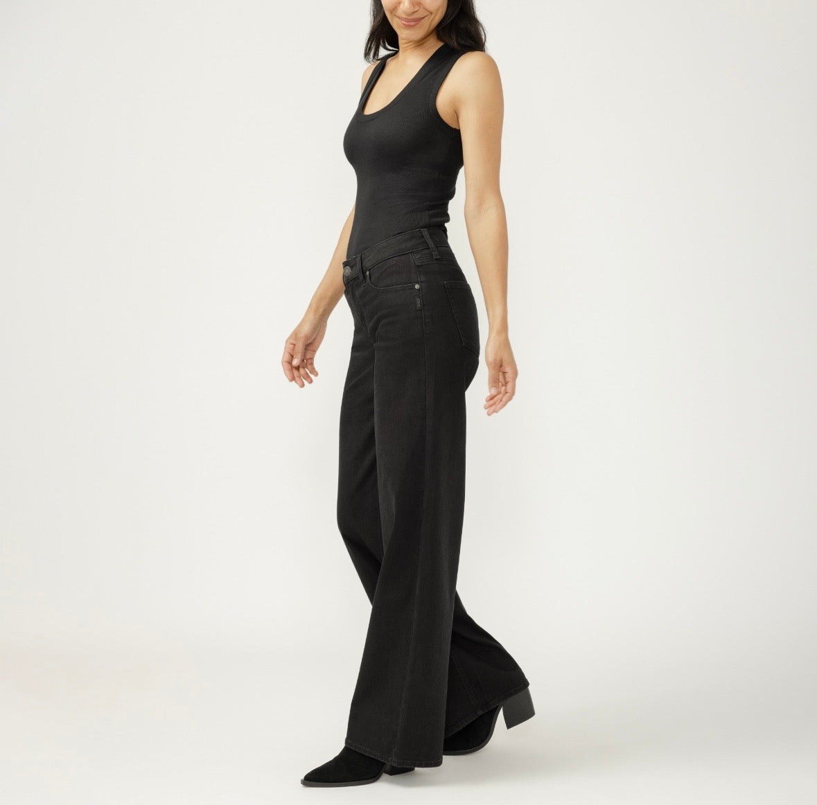 SILVER JEANS | Suki Wide Leg BVS560
