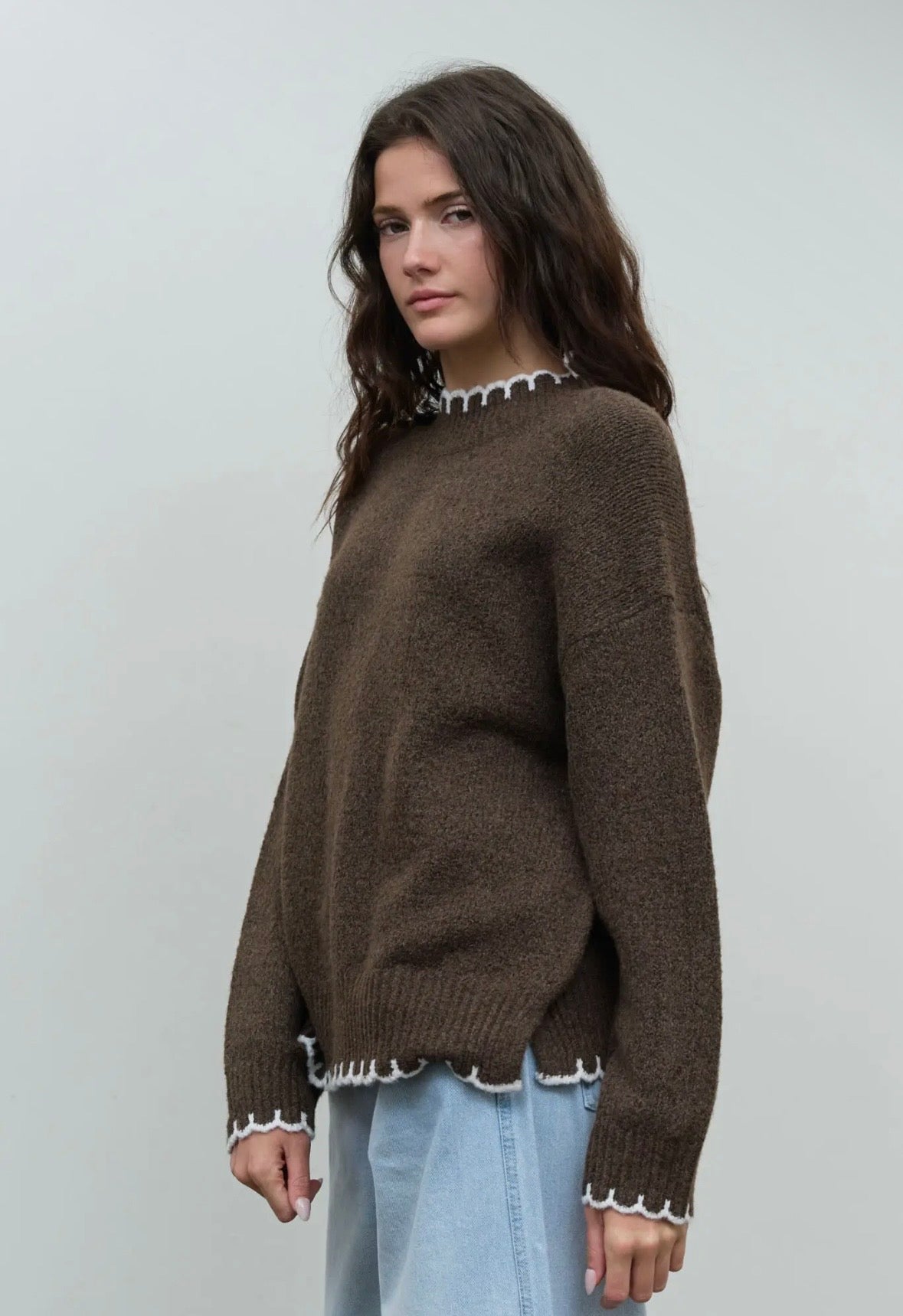 Mattie Scalloped Trim Knit | Coffee