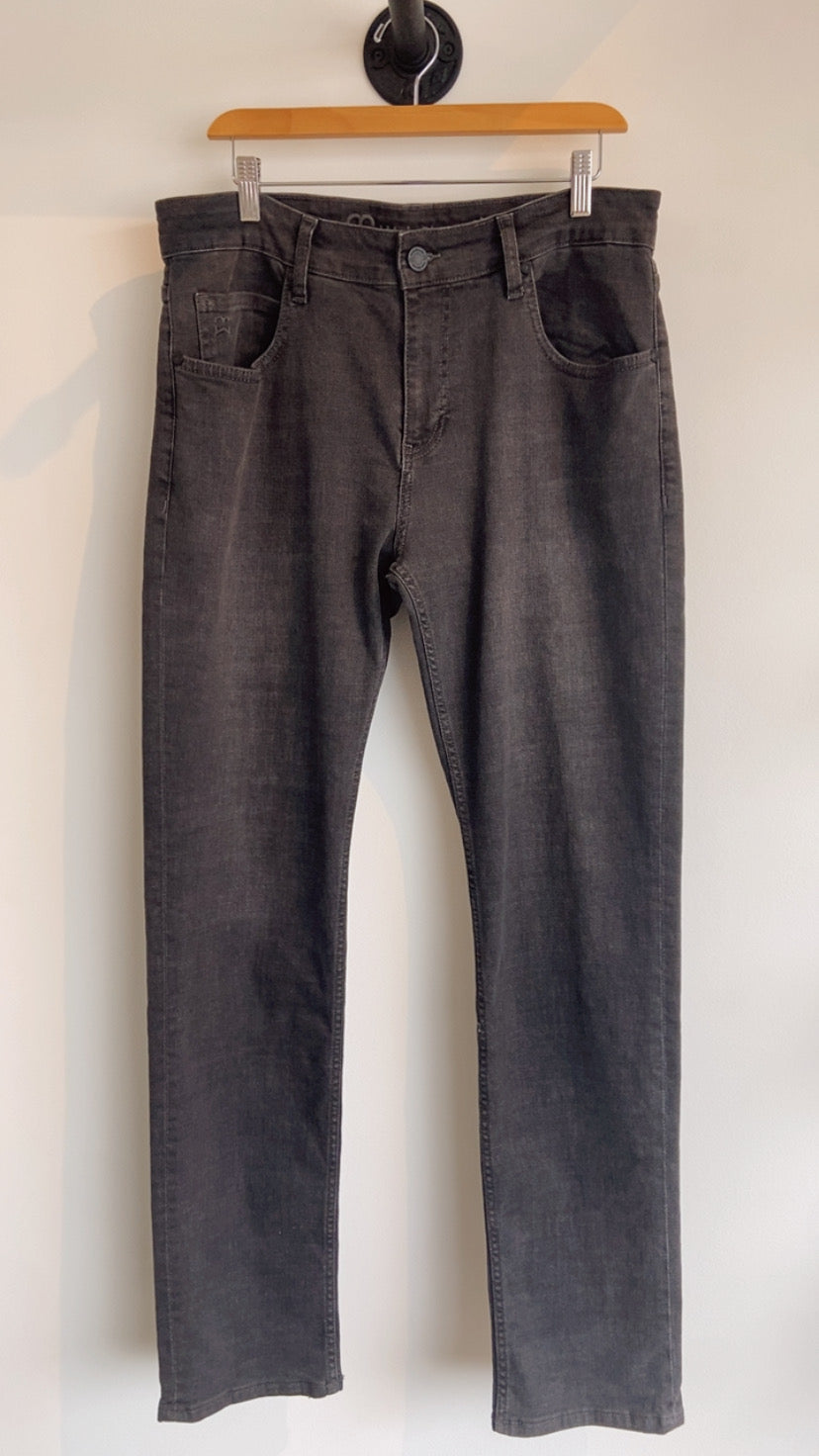 Jones Regular Fit Jeans | Faded Black