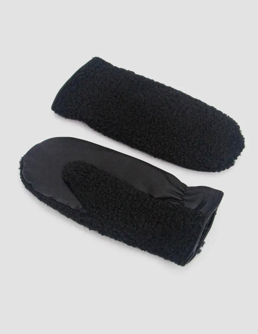 Duo Sherpa/Leather Mitts | Black