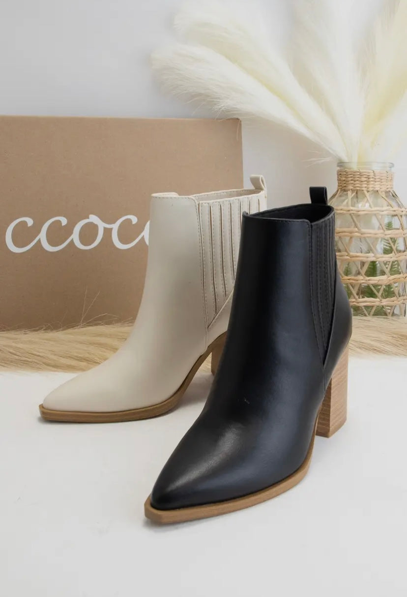 The Luxe Pointed Chelsea Boot