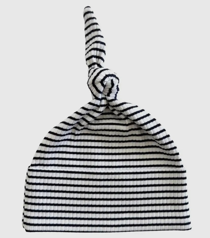 Black Stripe Ribbed Beanie