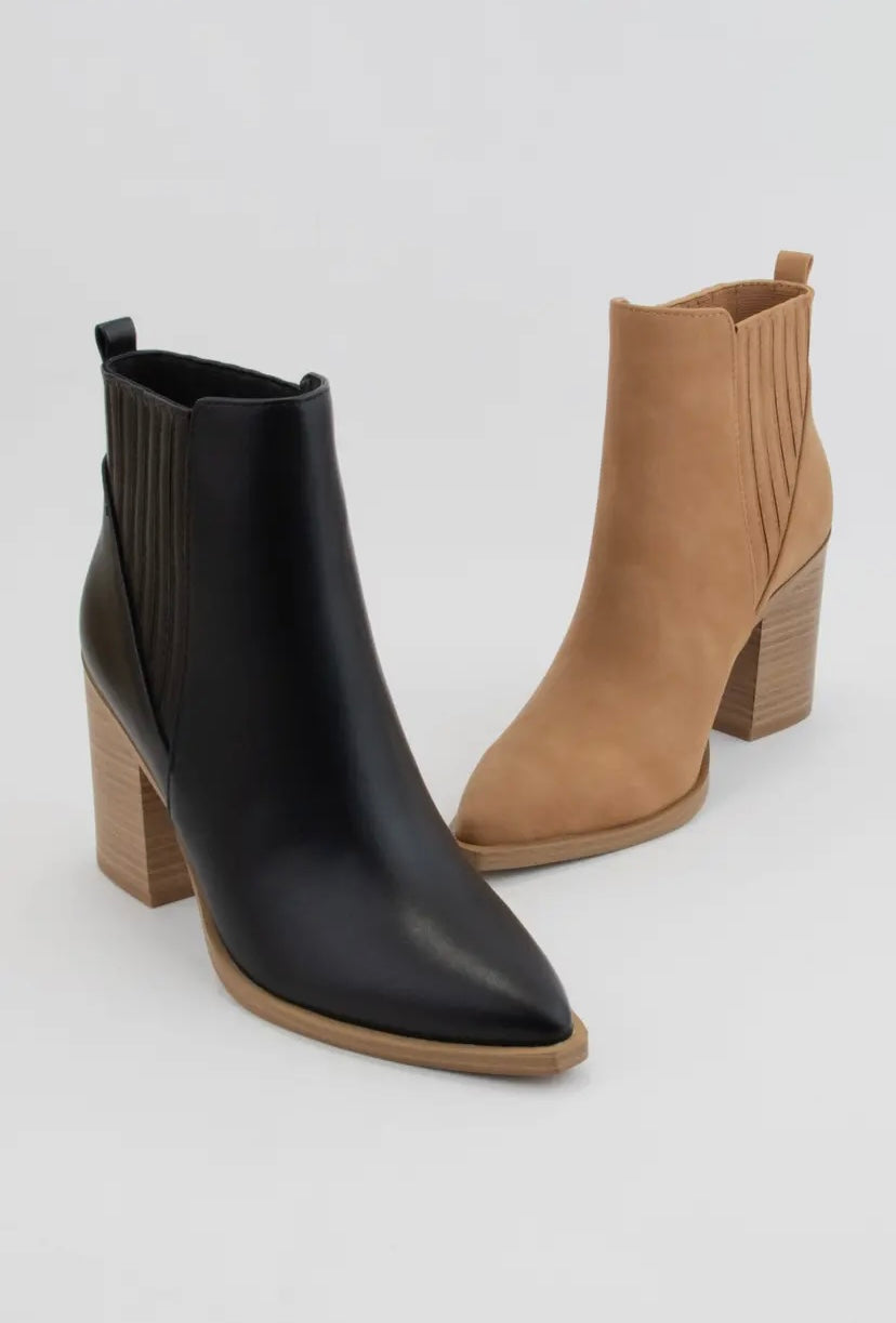 The Luxe Pointed Chelsea Boot