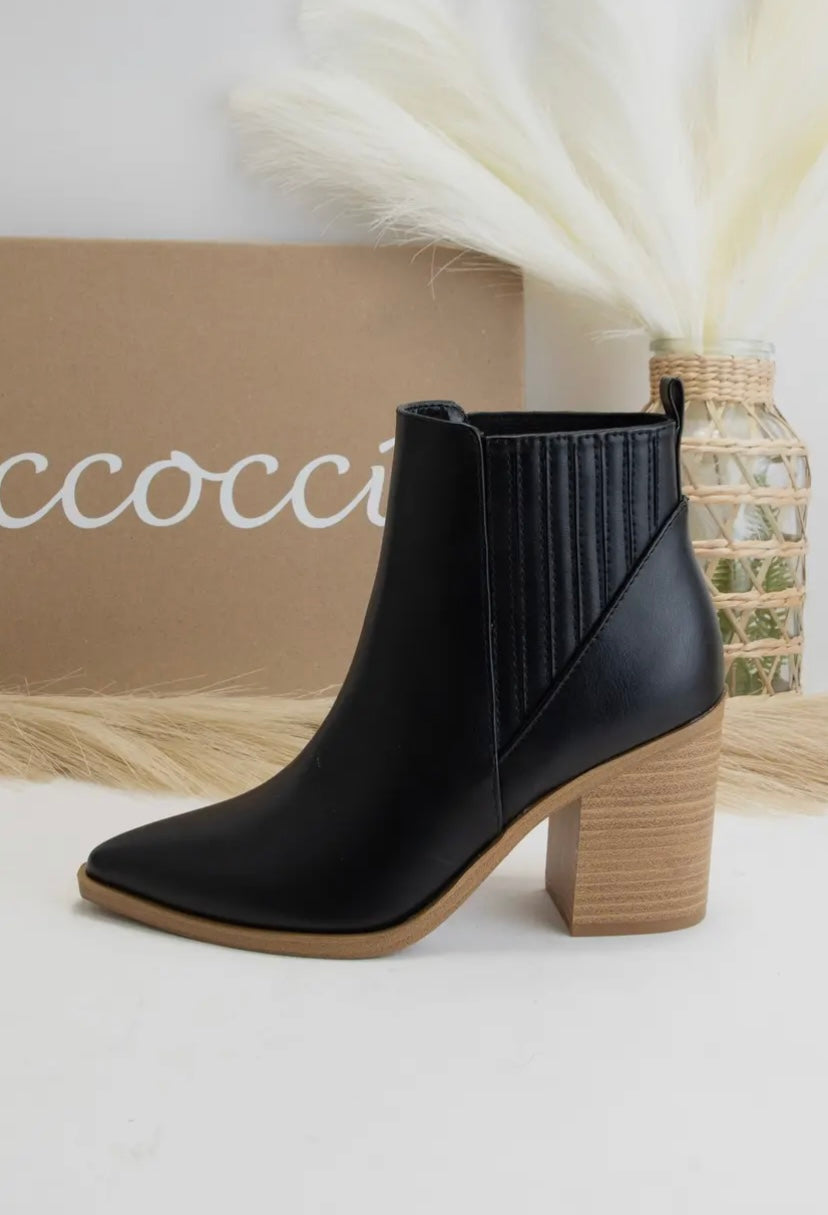 The Luxe Pointed Chelsea Boot