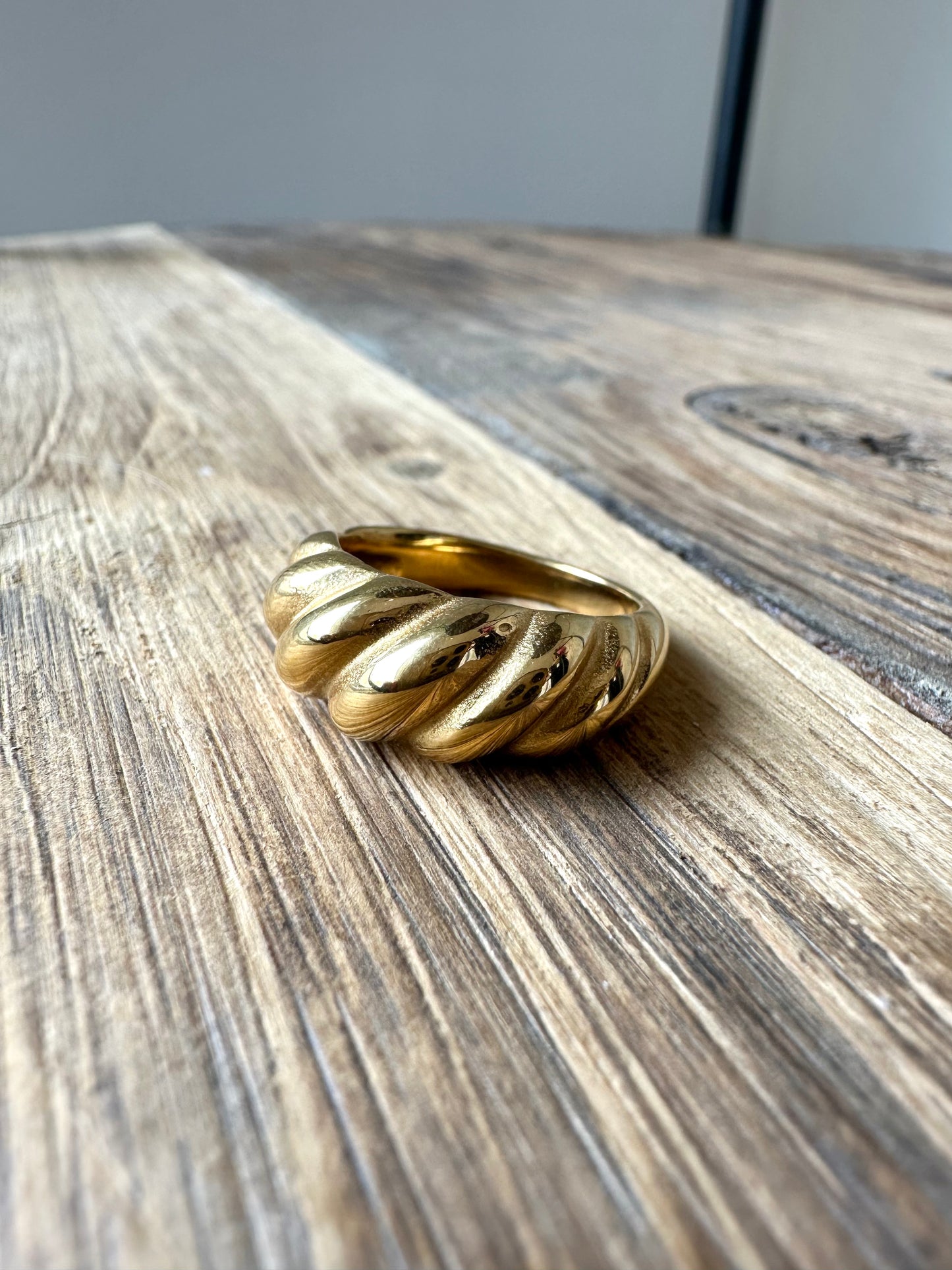 18K Gold Twist Ring