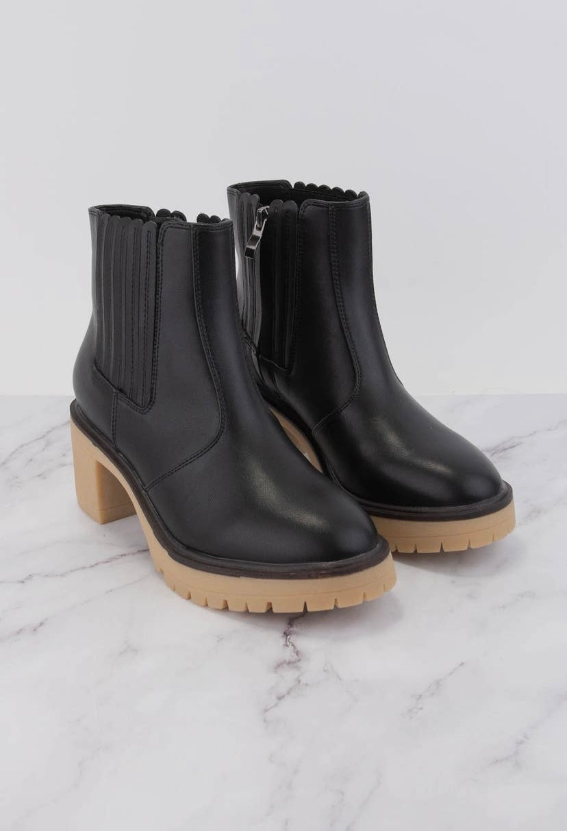 Lennon Gum Lug Sole Heeled Chelsea Bootie