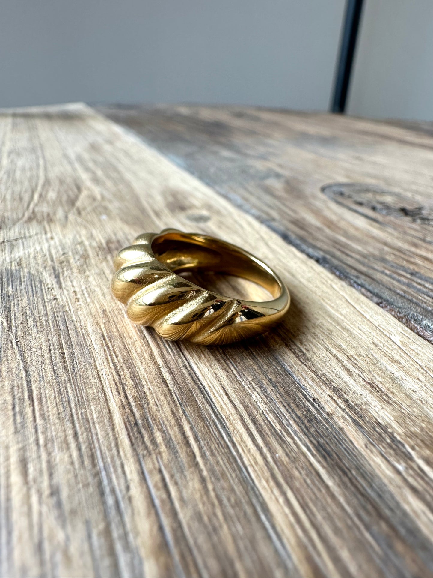 18K Gold Twist Ring