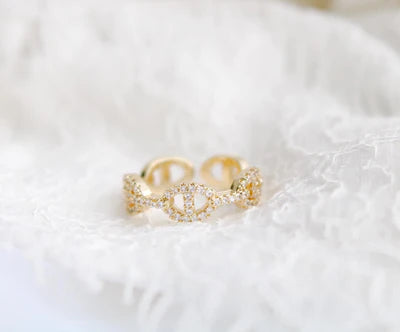 Iconic Betty - The Ally Ring