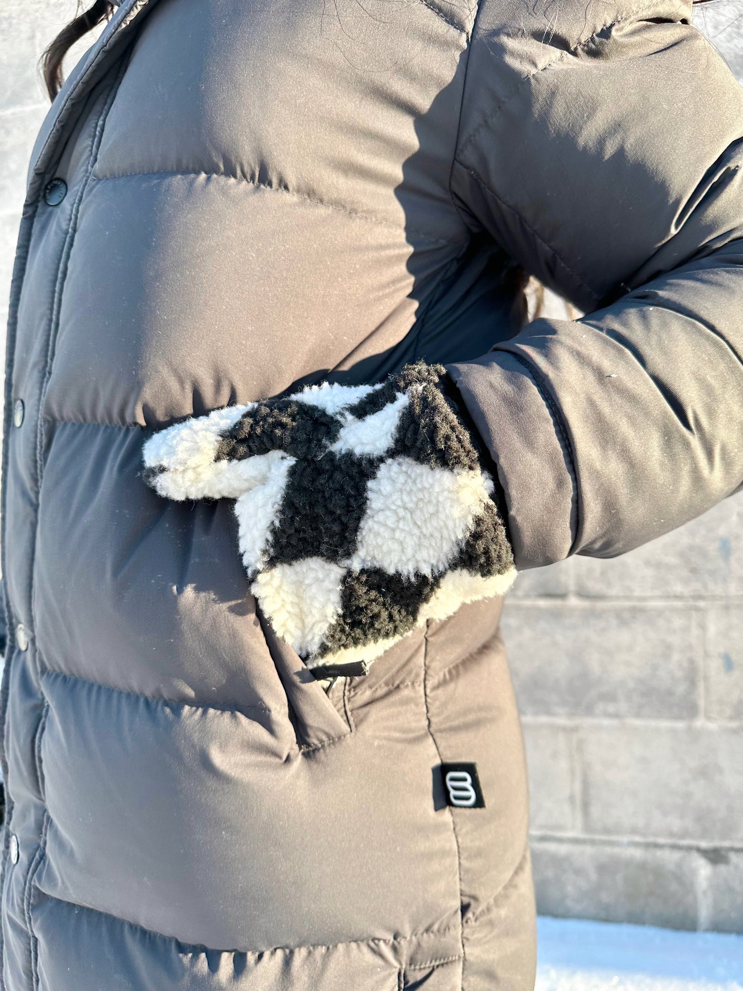 Diamond Checker Sherpa Mittens | 2 Colour Options