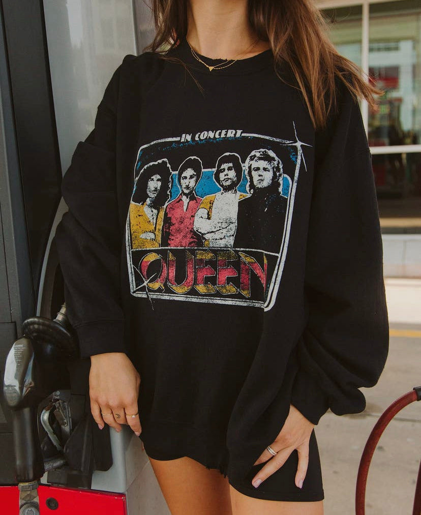 UNISEX- Queen In Concert Thrifted Graphic Sweatshirt